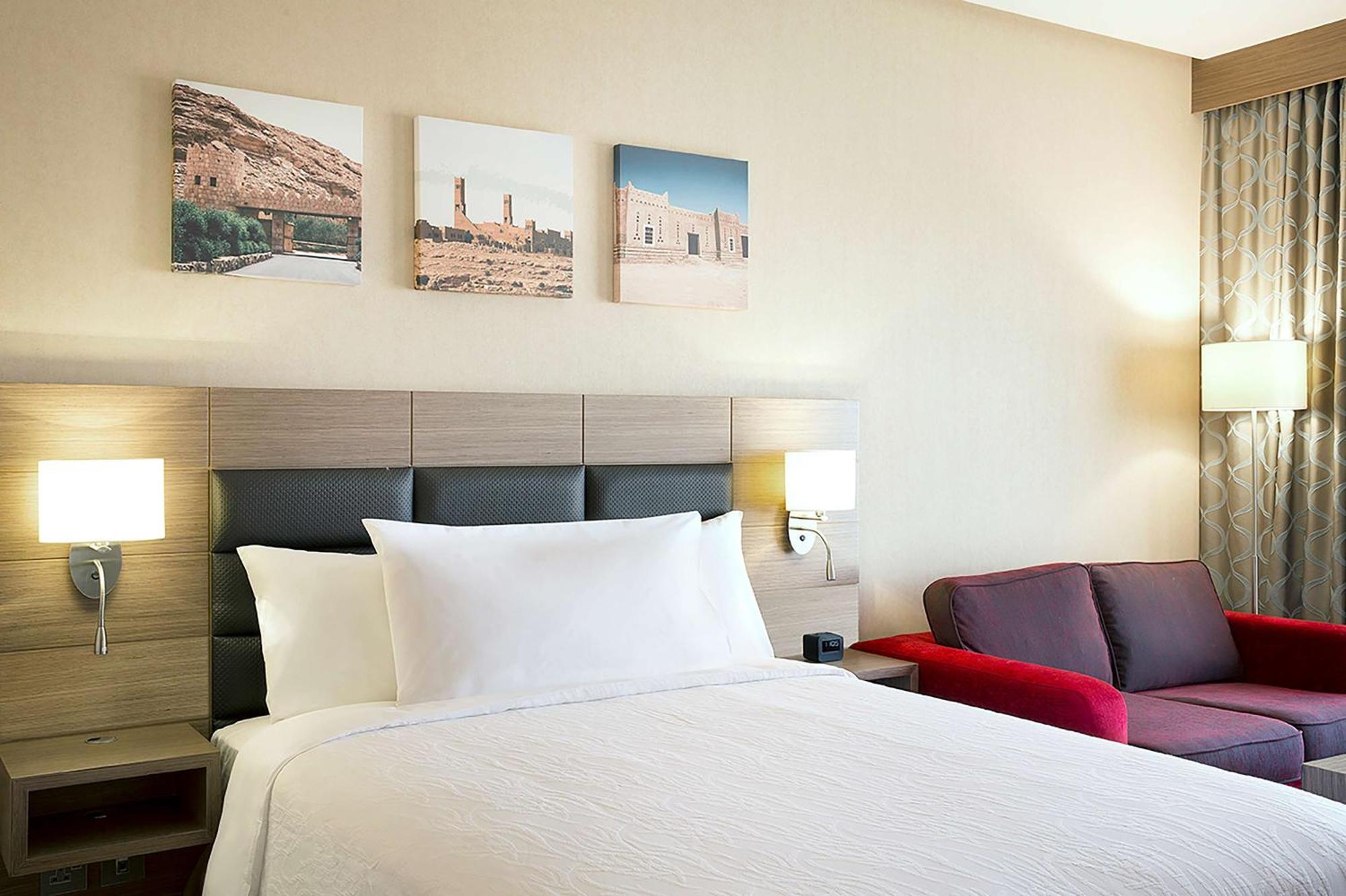 Hilton Garden Inn Tabuk Exterior photo