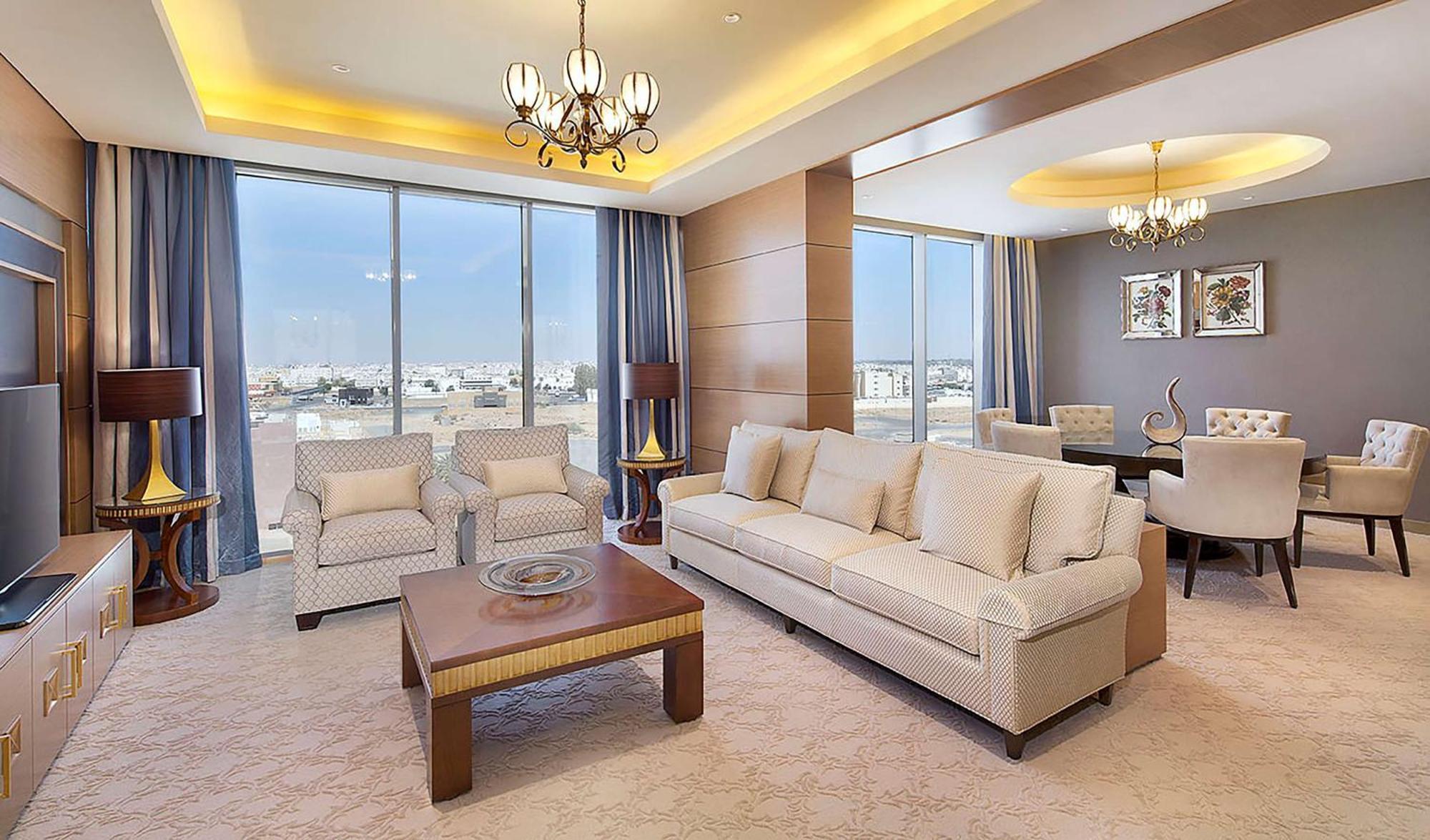Hilton Garden Inn Tabuk Exterior photo