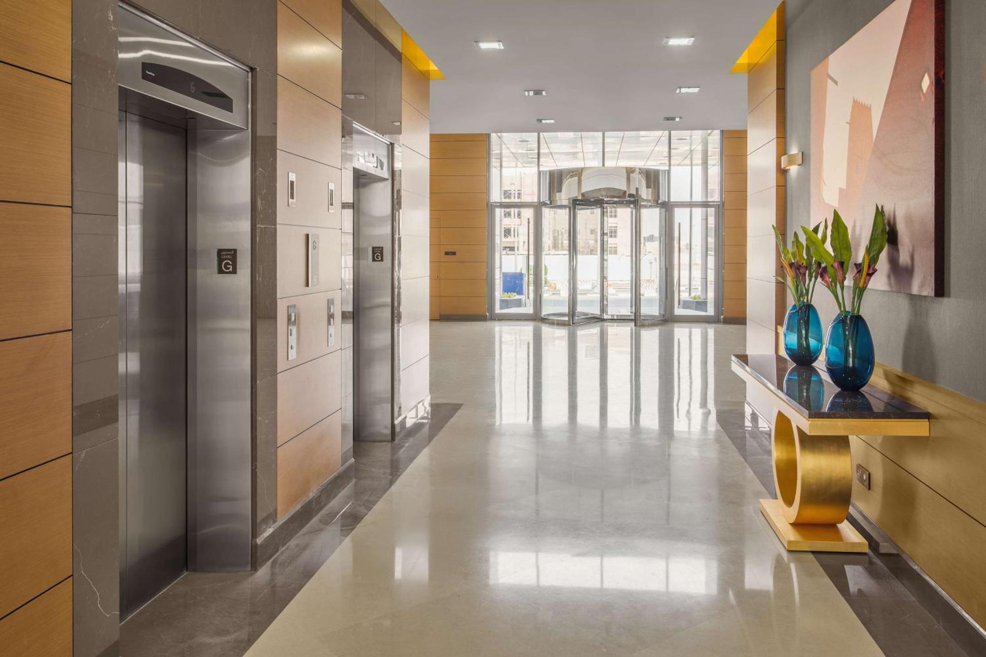 Hilton Garden Inn Tabuk Exterior photo