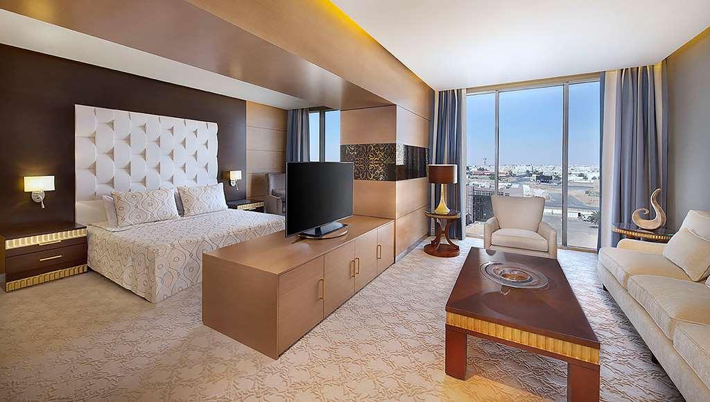 Hilton Garden Inn Tabuk Room photo